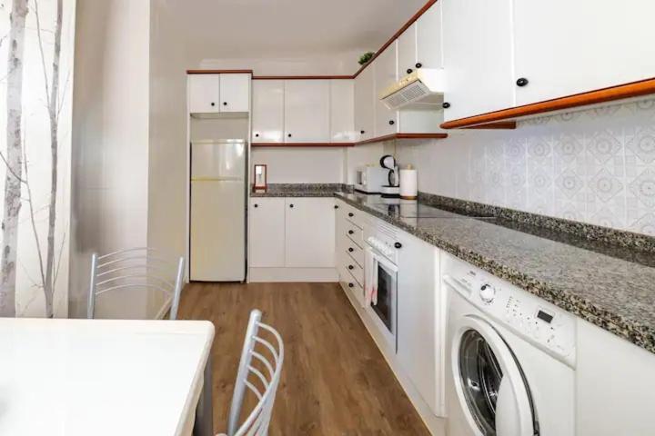 Apartamento Ezcurdia 22 Playa De San Lorenzo Primera Linea Gijón Zewnętrze zdjęcie